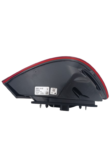 Maserati Quattroporte Rear RH Fixed Tail Light OEM 670001628