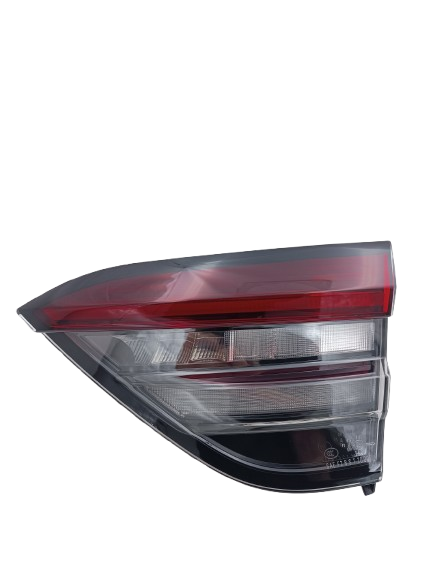 Maserati Levante RH Taillight Mobile Side OEM 670155103