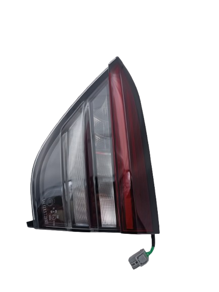 Maserati Levante RH Taillight Mobile Side OEM 670155103