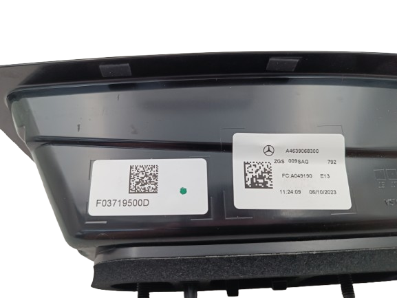 Mercedes-Benz G-Class W464 Right Headlight OEM A4639068300